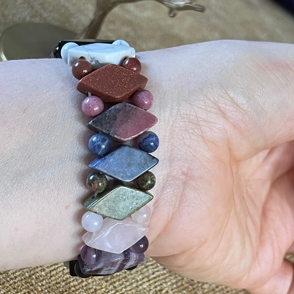 Genuine Mix Stone, Stretch Elastic Bracelet, Diamond Shape,
Unisex brand new - Picture 2 of 4